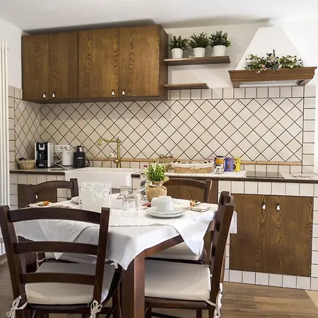 La Casa Del Fabbro Bed & Breakfast *